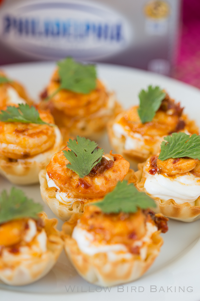 Quick and Easy Chipotle Shrimp Cups -- perfect party finger foods and SO easy!