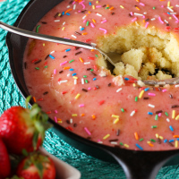 strawberry-doughnut-cake